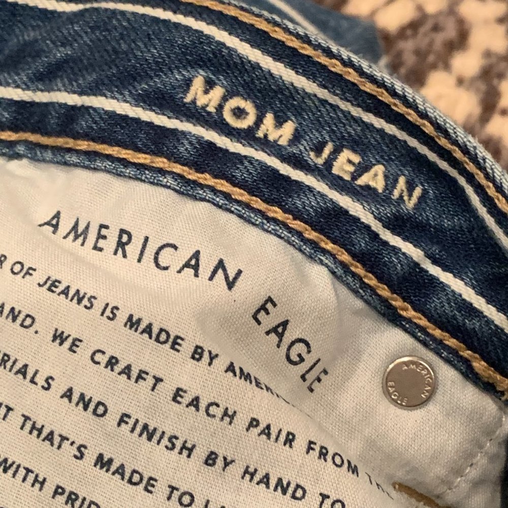 4/$20 American Eagle Striped High Waisted Mom Jeans, Size 6 - Picture 8 of 9